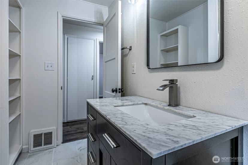 Property photo for 6357 School Street Sw, Lakewood photo 28