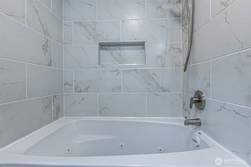 Property photo for 6357 School Street Sw, Lakewood photo 27