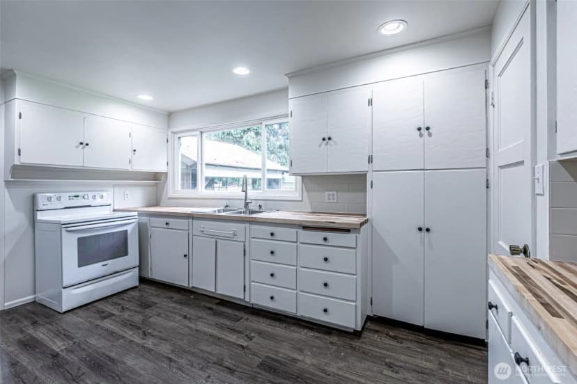 Property photo for 6357 School Street Sw, Lakewood photo 15