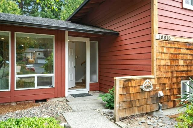 Property photo for 10816 Ne 154th Place, Bothell photo 3