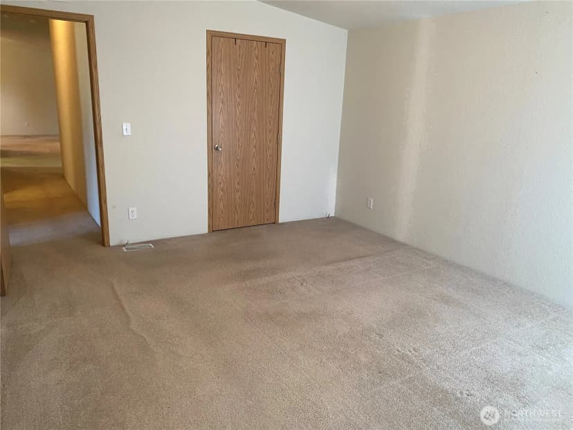 Property photo for 601 Lincoln Street Dr, Davenport photo 18