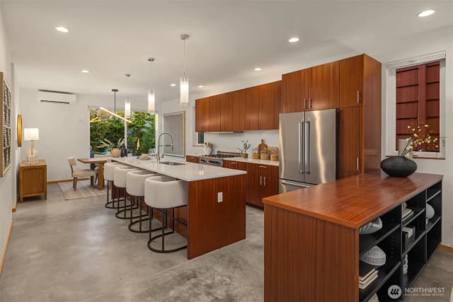 Property photo for 752 N 73rd Street, Seattle photo 5