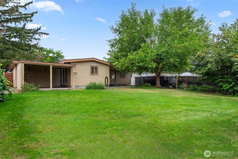 Property photo for 929 Corbaley Place, Wenatchee photo 10