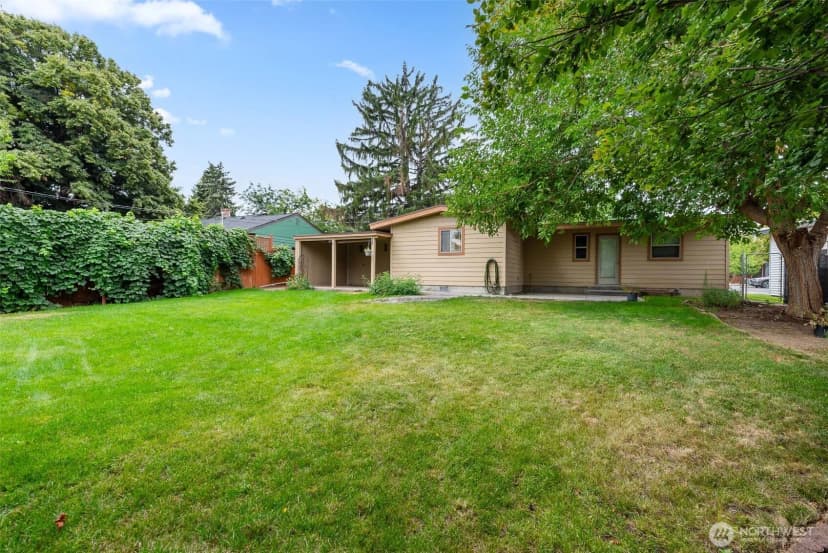 Property photo for 929 Corbaley Place, Wenatchee photo 12
