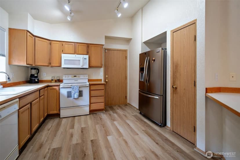 Property photo for 3715 Paddington Lane Se, Lacey photo 6