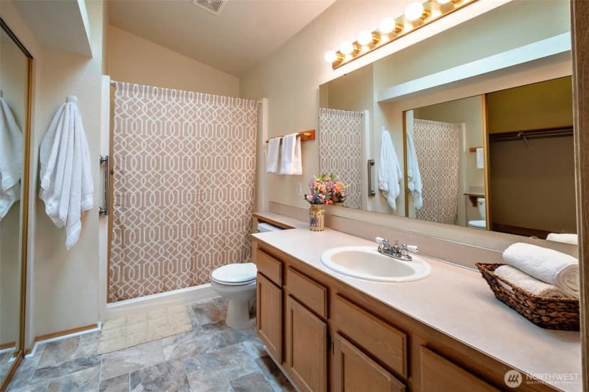 Property photo for 3715 Paddington Lane Se, Lacey photo 17