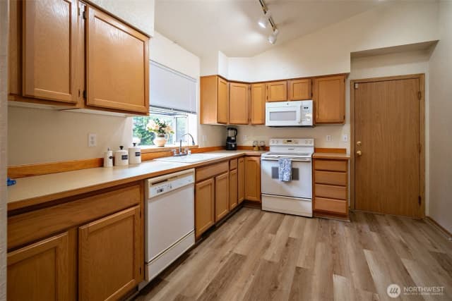 Property photo for 3715 Paddington Lane Se, Lacey photo 5