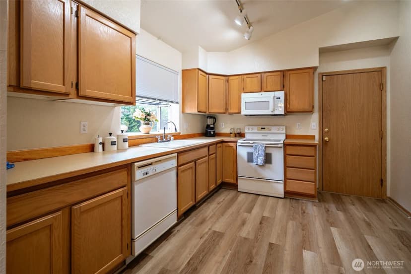 Property photo for 3715 Paddington Lane Se, Lacey photo 5