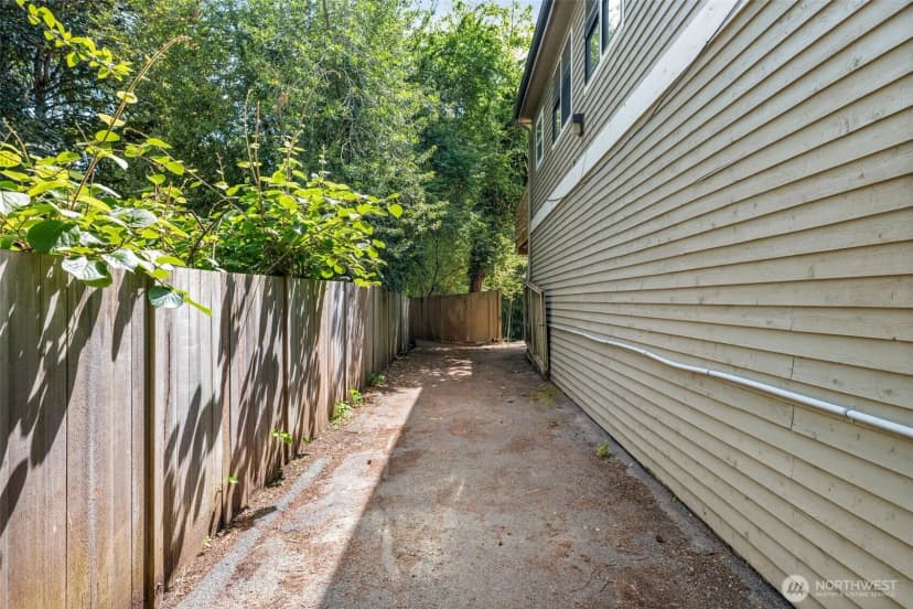 Property photo for 2615 Ne 113th Street, Seattle photo 28