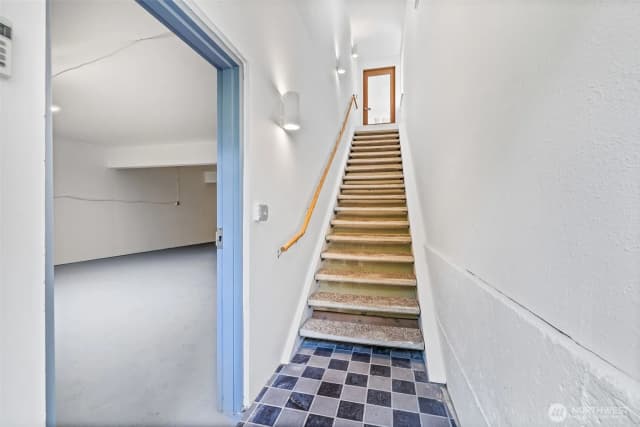 Property photo for 2615 Ne 113th Street, Seattle photo 5
