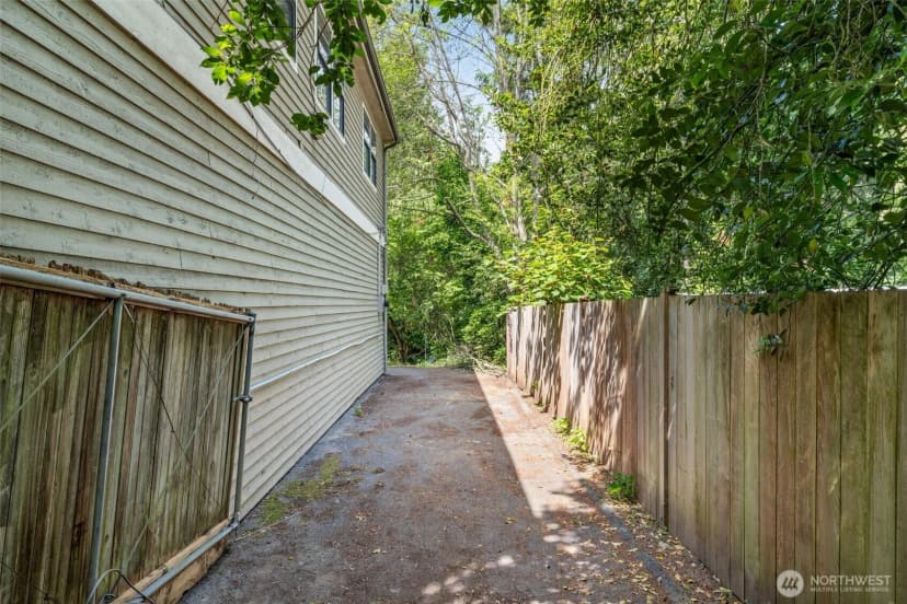 Property photo for 2615 Ne 113th Street, Seattle photo 29