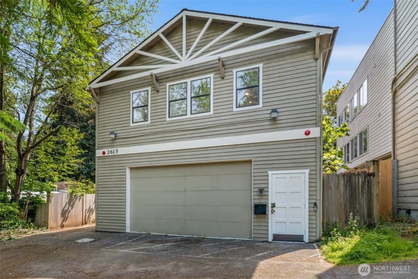 Property photo for 2615 Ne 113th Street, Seattle photo 3