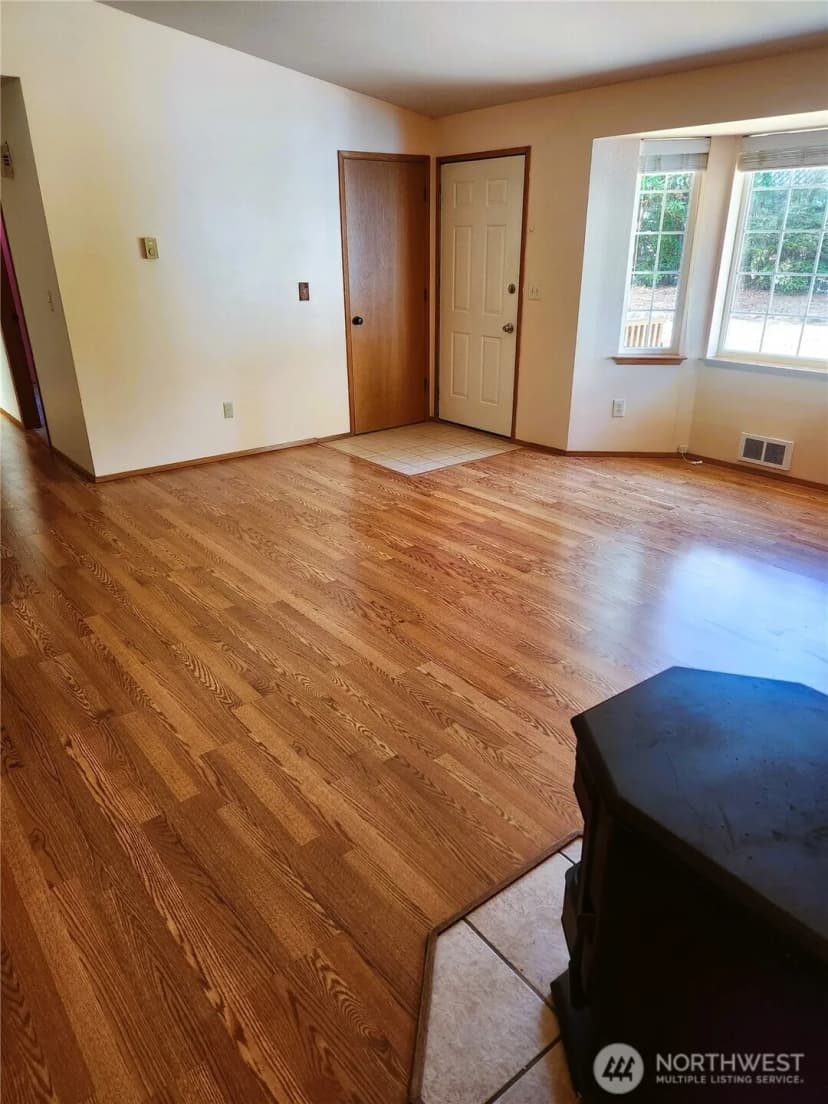 Property photo for 8040 Ne Seawind Avenue, Poulsbo photo 3