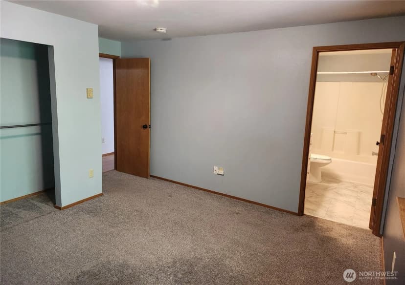 Property photo for 8040 Ne Seawind Avenue, Poulsbo photo 18