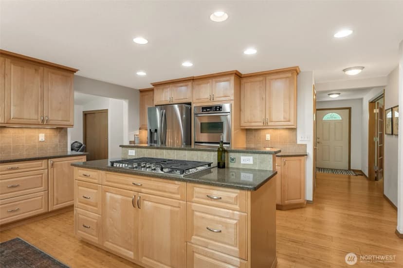 Property photo for 6111 Newport Court Sw, Olympia photo 8