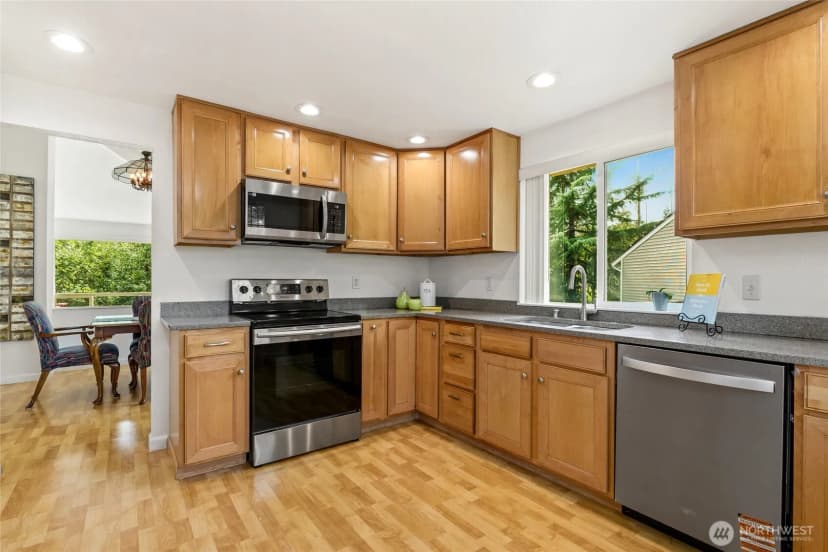Property photo for 14903 Ne 9th Place, Bellevue photo 10