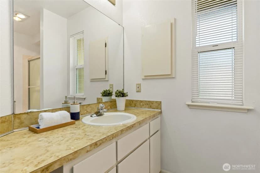 Property photo for 14903 Ne 9th Place, Bellevue photo 23