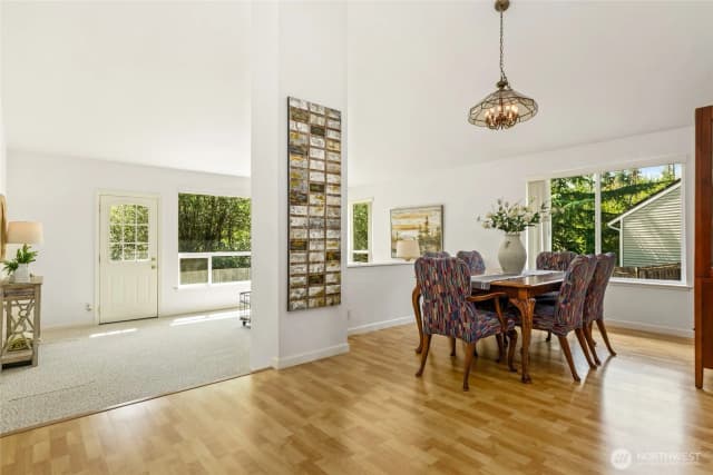 Property photo for 14903 Ne 9th Place, Bellevue photo 4