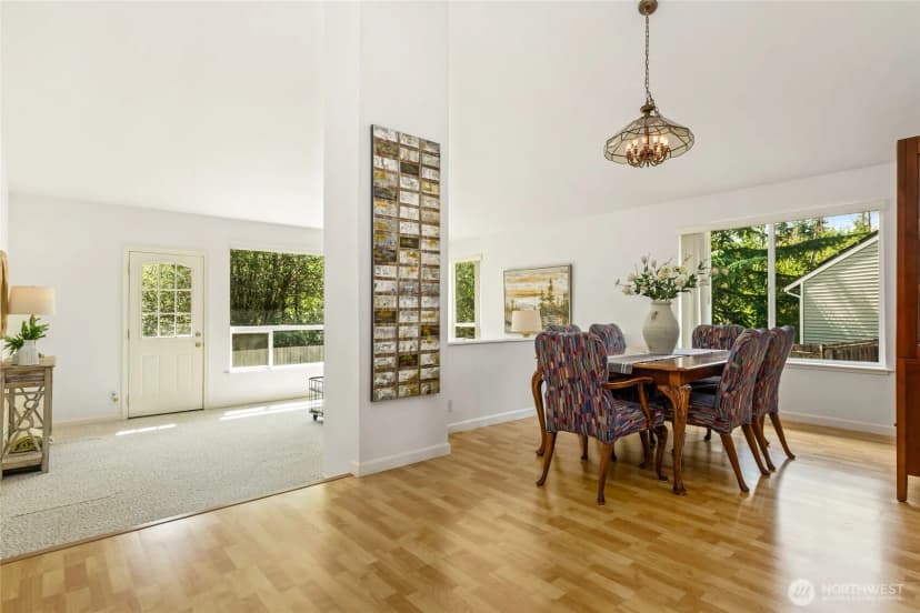Property photo for 14903 Ne 9th Place, Bellevue photo 4