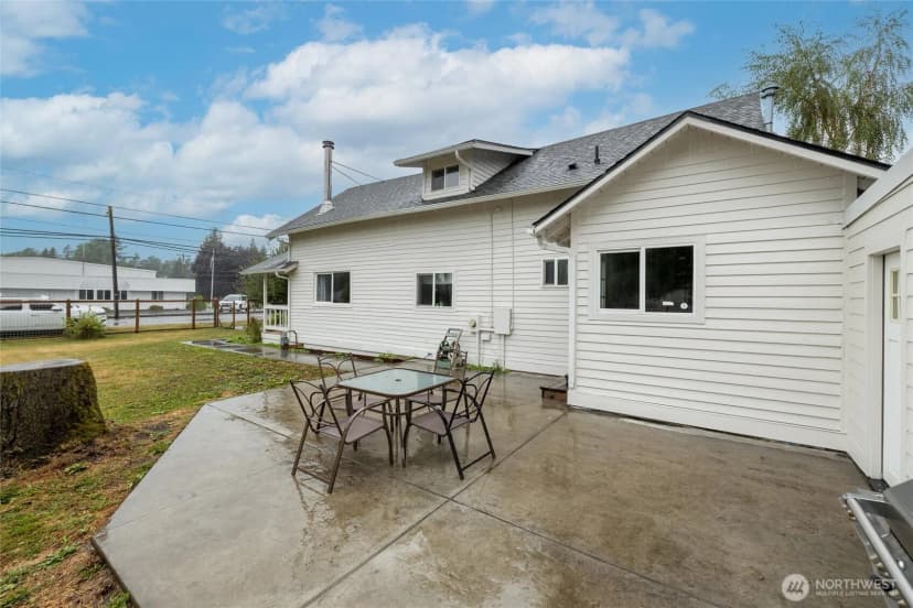 Property photo for 812 Sumas Avenue, Sumas photo 6