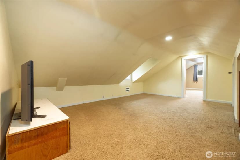 Property photo for 812 Sumas Avenue, Sumas photo 18