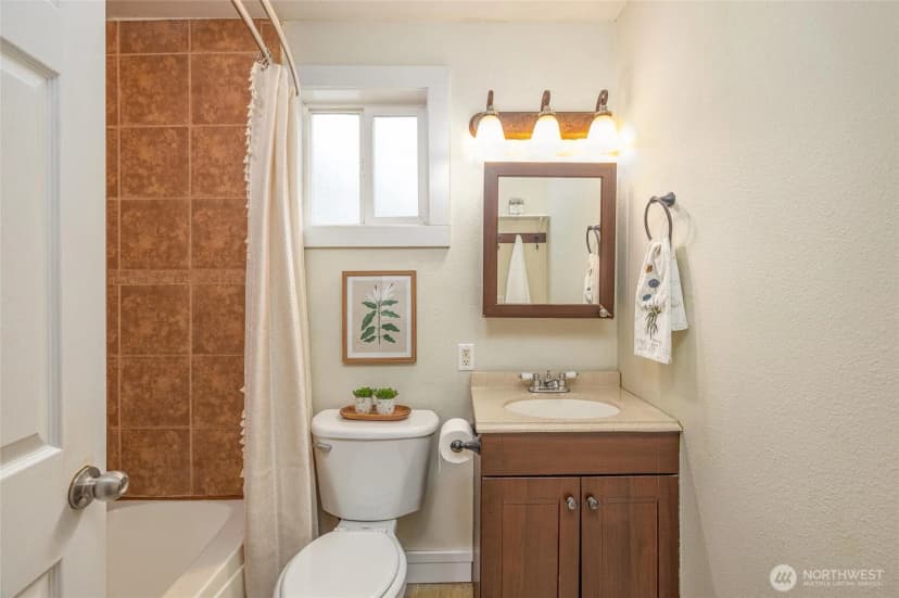 Property photo for 812 Sumas Avenue, Sumas photo 16