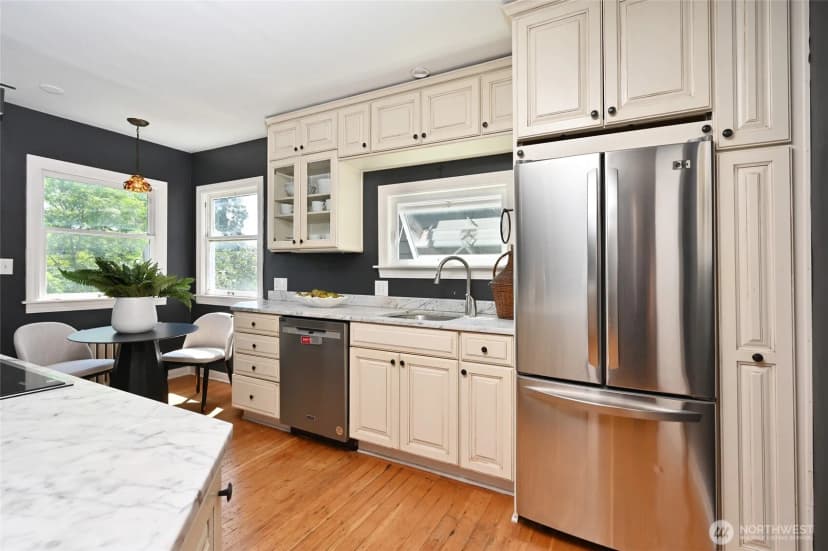 Property photo for 5220 18th Avenue Ne, Seattle photo 14