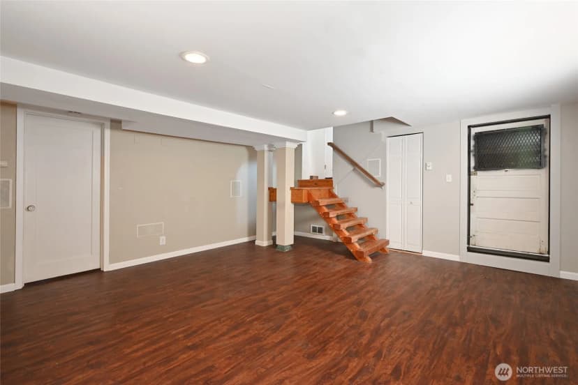 Property photo for 5220 18th Avenue Ne, Seattle photo 18