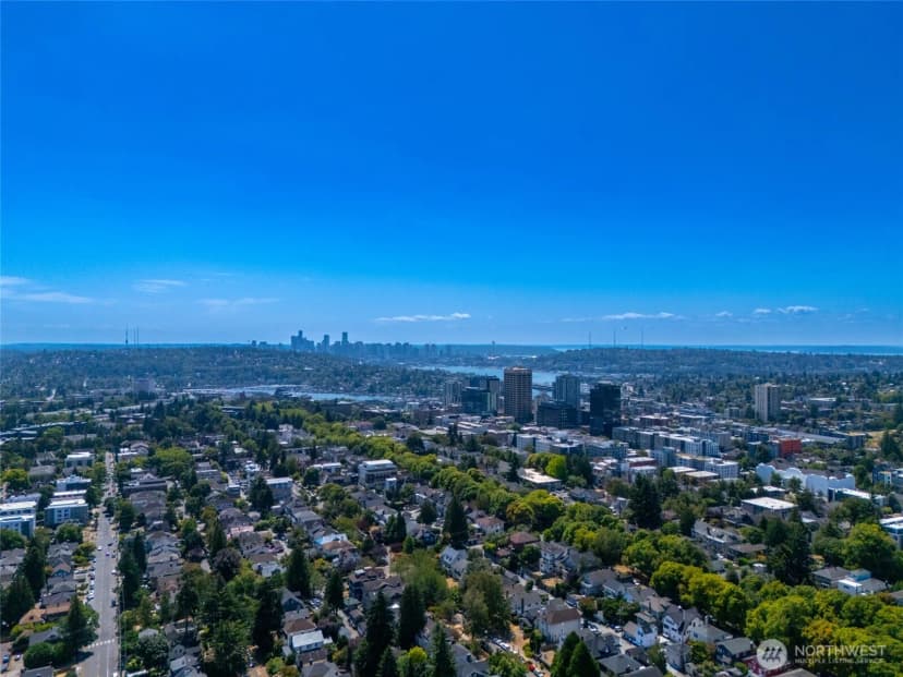 Property photo for 5220 18th Avenue Ne, Seattle photo 36