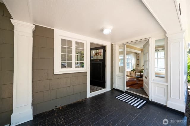 Property photo for 5220 18th Avenue Ne, Seattle photo 5