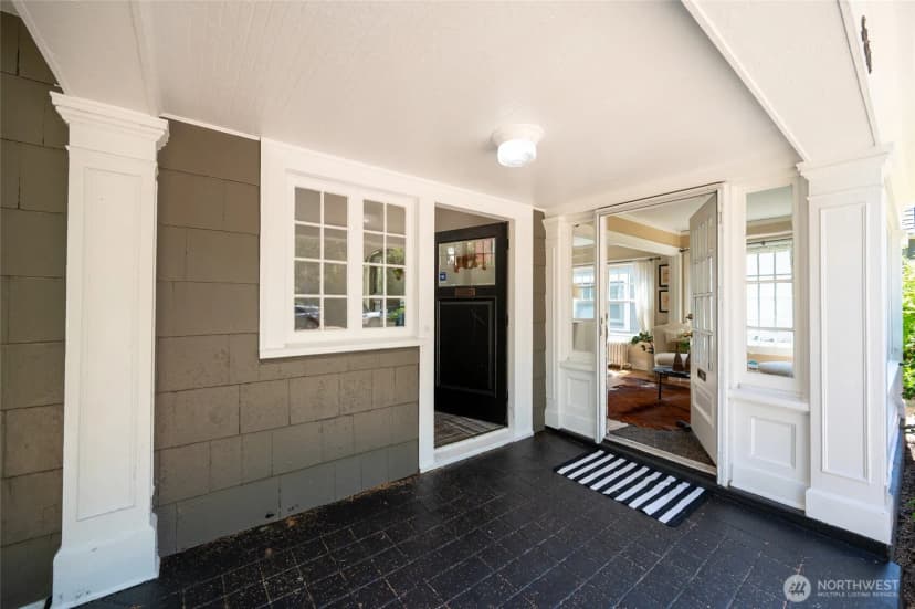Property photo for 5220 18th Avenue Ne, Seattle photo 5