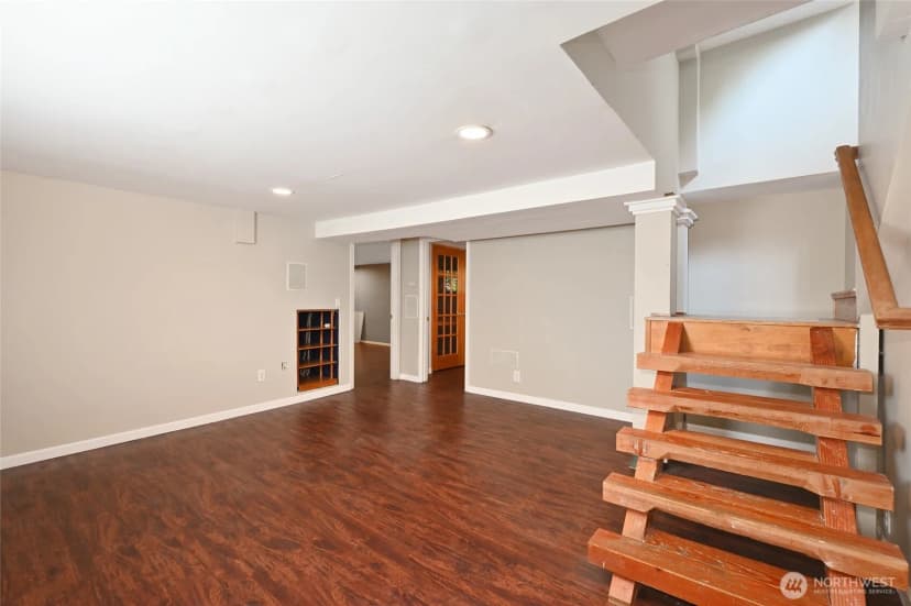 Property photo for 5220 18th Avenue Ne, Seattle photo 16