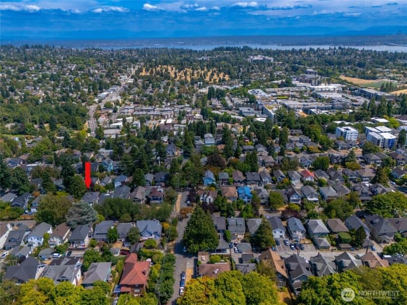 Property photo for 5220 18th Avenue Ne, Seattle photo 38