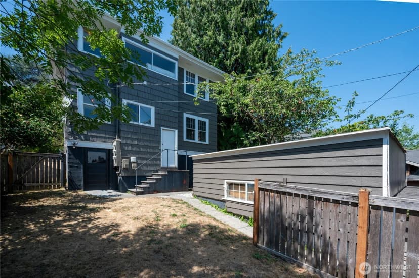 Property photo for 5220 18th Avenue Ne, Seattle photo 32