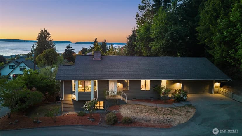 Property photo for 606 Prospect Avenue, Mukilteo