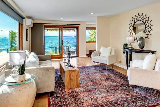 Property photo for 7163 A Beach Drive Sw, Seattle photo 4