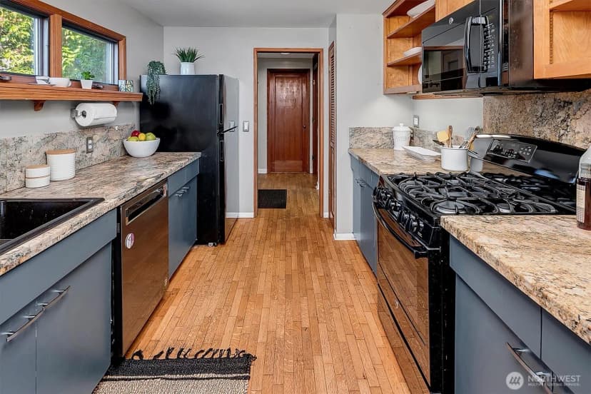 Property photo for 7163 A Beach Drive Sw, Seattle photo 19