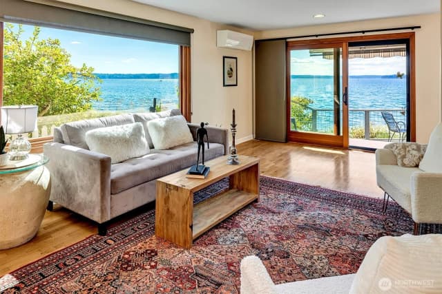 Property photo for 7163 A Beach Drive Sw, Seattle photo 5