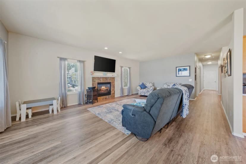 Property photo for 9066 Eagle Point Loop Road Sw, Lakewood photo 21