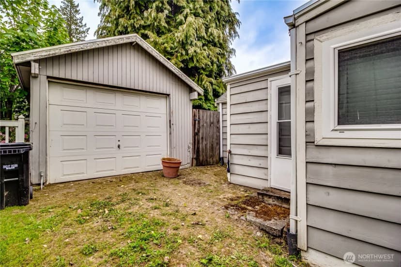 Property photo for 9817 35th Avenue Sw, Seattle photo 17