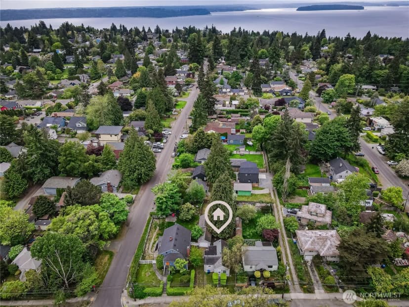 Property photo for 9817 35th Avenue Sw, Seattle photo 21
