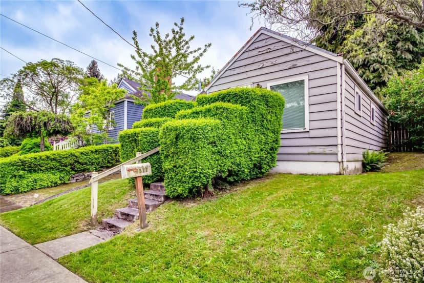 Property photo for 9817 35th Avenue Sw, Seattle photo 16