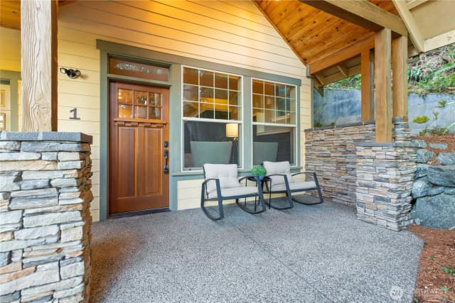 Property photo for 1 Valley View Circle, Bellingham photo 2