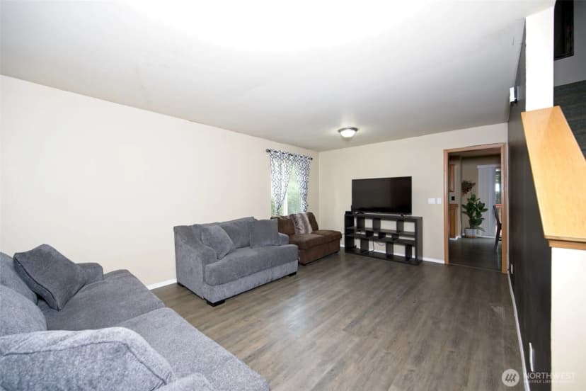 Property photo for 1117 Brentwood Drive, Bremerton photo 8