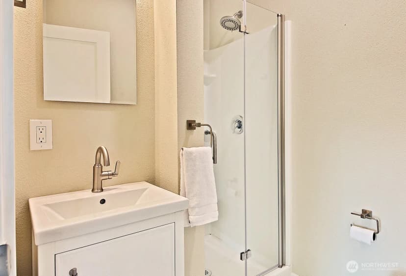 Property photo for 2445 Discovery Place, Langley photo 15