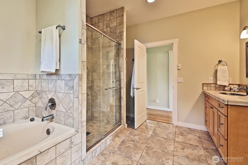 Property photo for 2445 Discovery Place, Langley photo 22