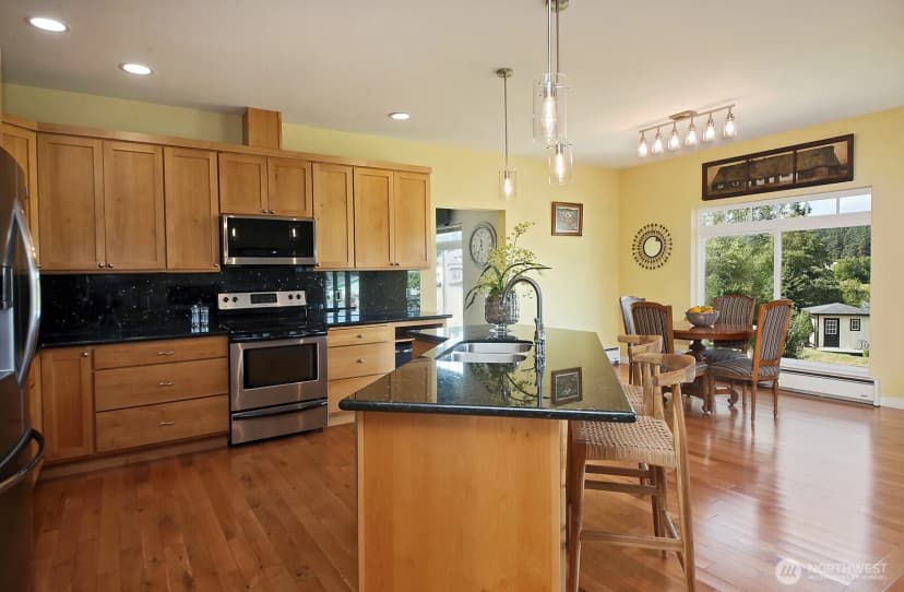 Property photo for 2445 Discovery Place, Langley photo 10