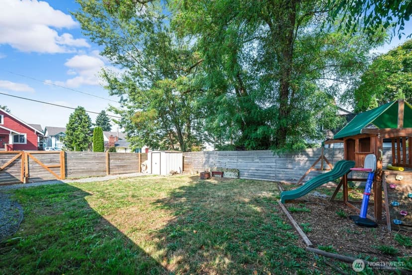 Property photo for 403 E Division Street, Mount Vernon photo 30