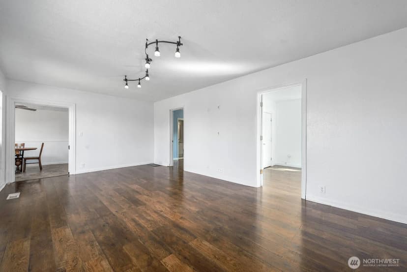 Property photo for 403 E Division Street, Mount Vernon photo 8
