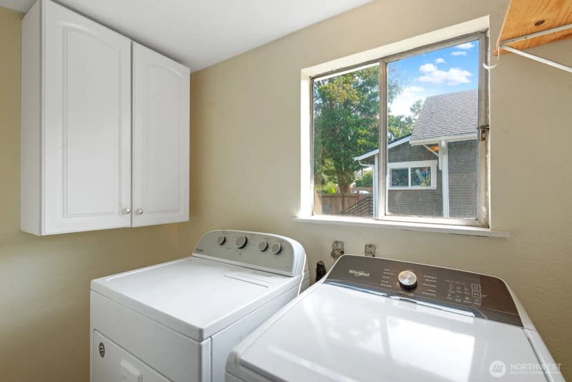 Property photo for 403 E Division Street, Mount Vernon photo 23